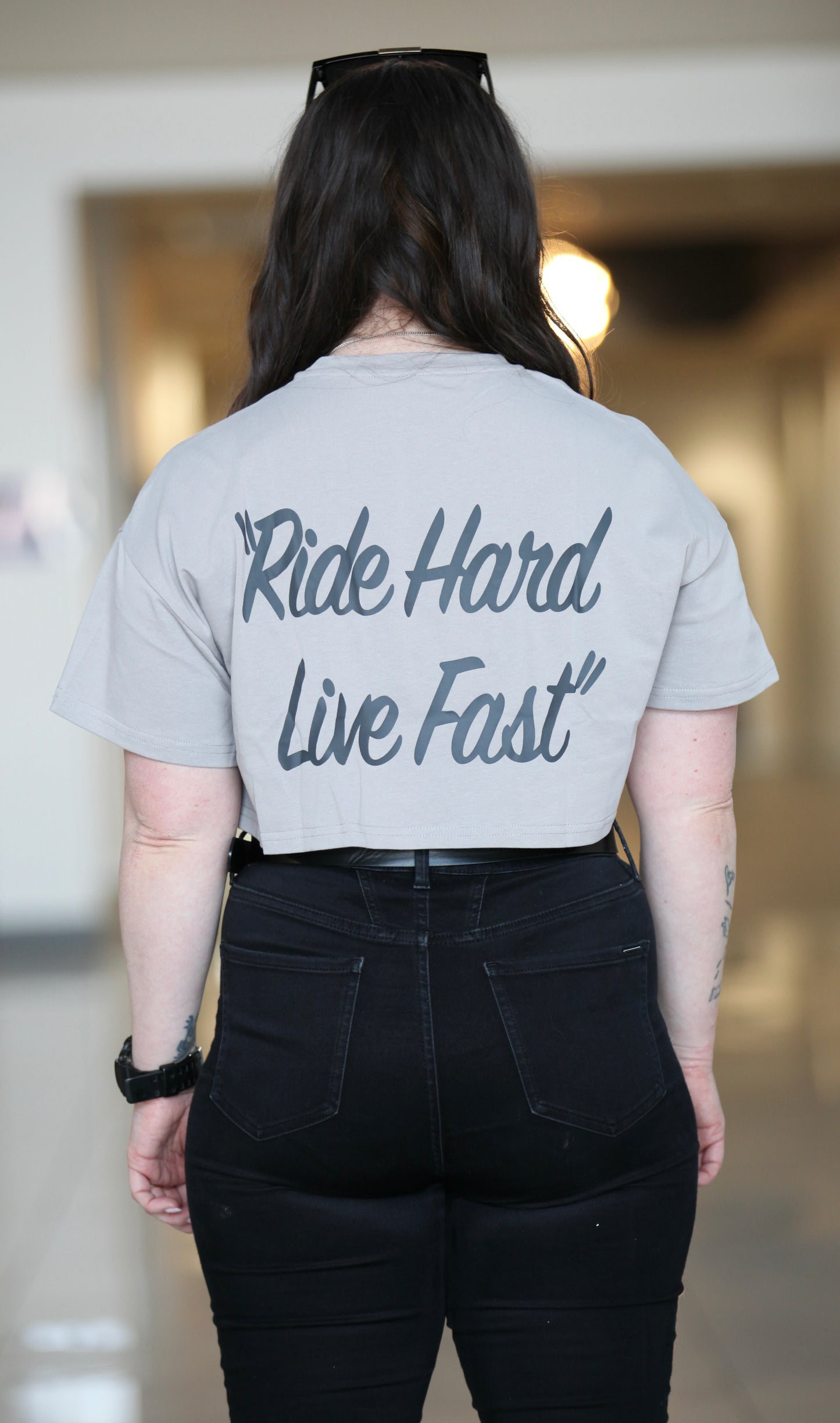Women’s Scrip Tee Cropped